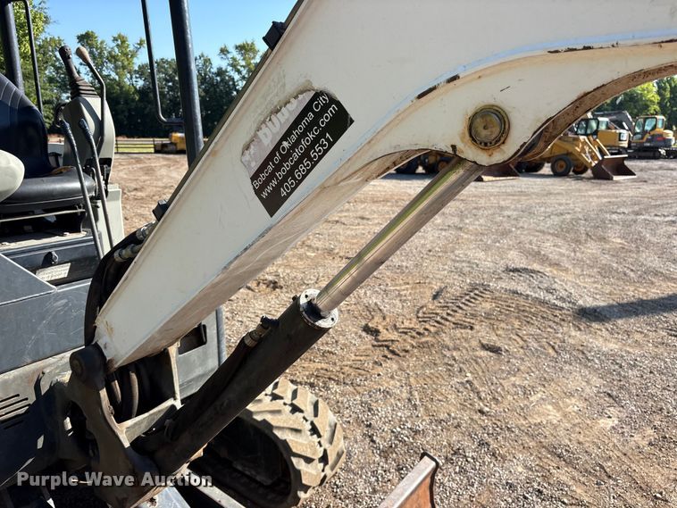 image for item ET0413 2016 Bobcat E26 mini excavator