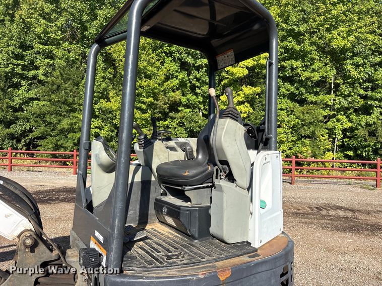 image for item ET0413 2016 Bobcat E26 mini excavator