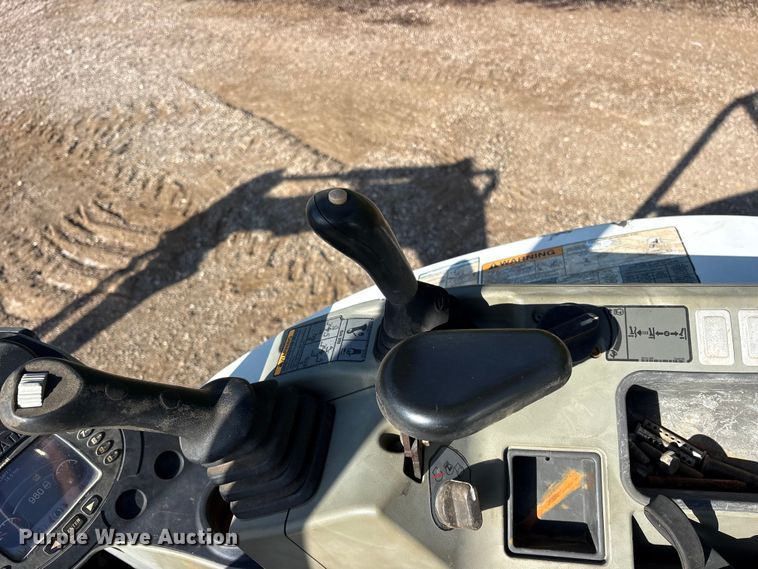 image for item ET0413 2016 Bobcat E26 mini excavator