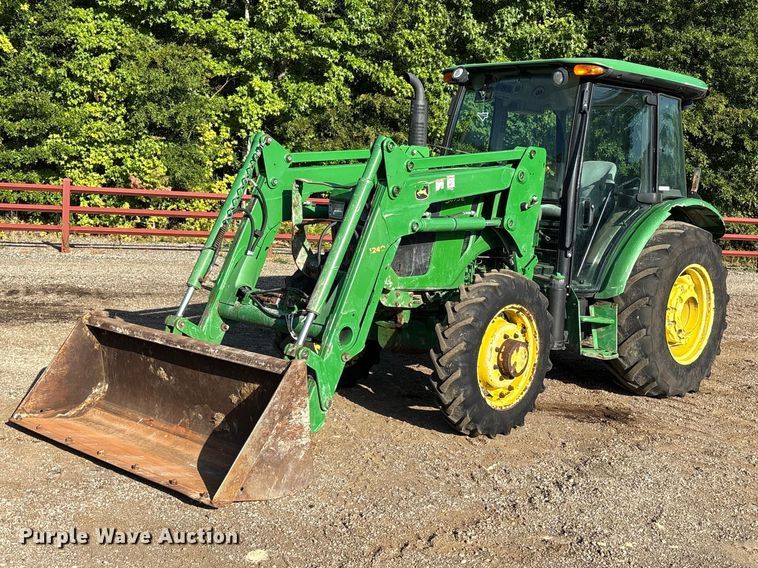 2017 John Deere 5075E MFWD tractor