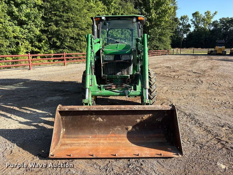 image for item ET0414 2017 John Deere 5075E MFWD tractor
