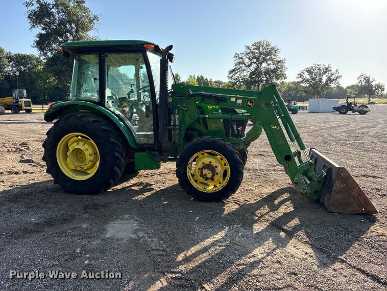 image for item ET0414 2017 John Deere 5075E MFWD tractor