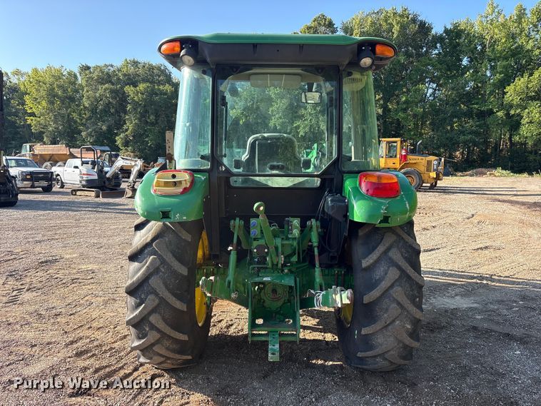 image for item ET0414 2017 John Deere 5075E MFWD tractor