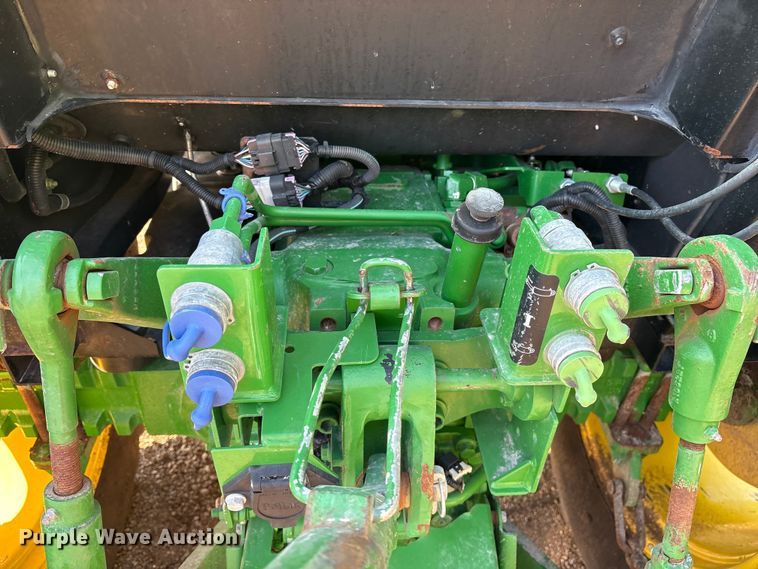 image for item ET0414 2017 John Deere 5075E MFWD tractor
