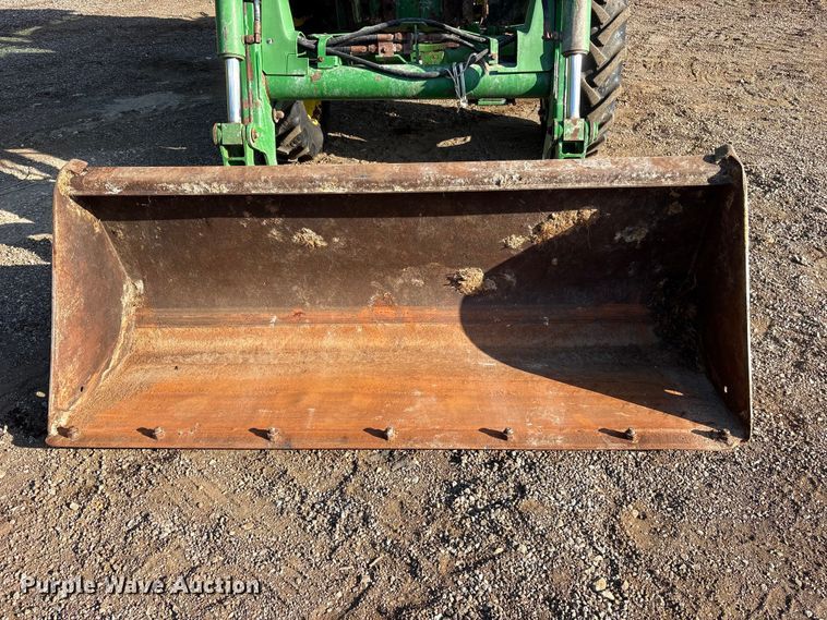 image for item ET0414 2017 John Deere 5075E MFWD tractor
