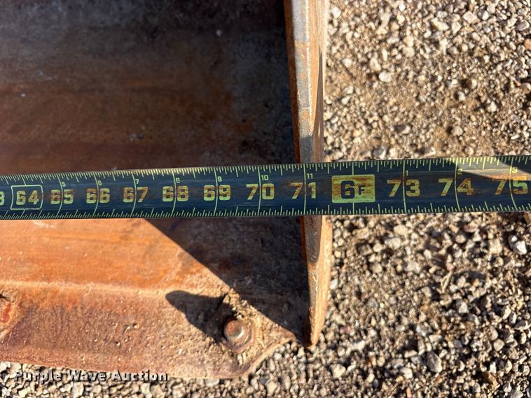 image for item ET0414 2017 John Deere 5075E MFWD tractor