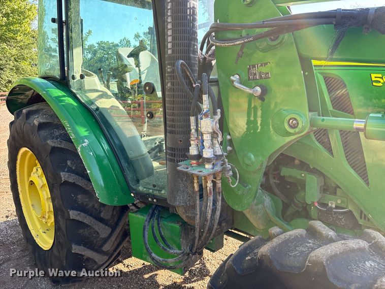 image for item ET0414 2017 John Deere 5075E MFWD tractor