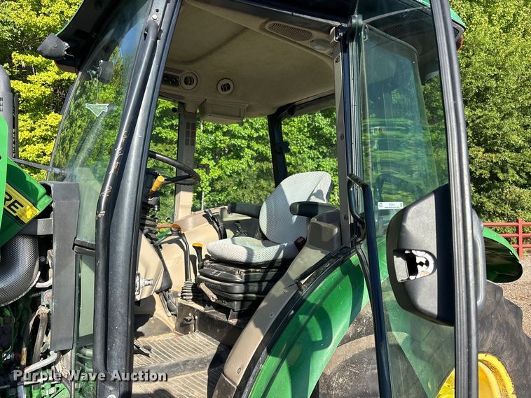 image for item ET0414 2017 John Deere 5075E MFWD tractor