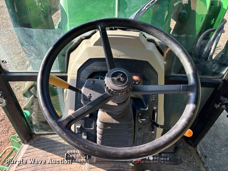image for item ET0414 2017 John Deere 5075E MFWD tractor