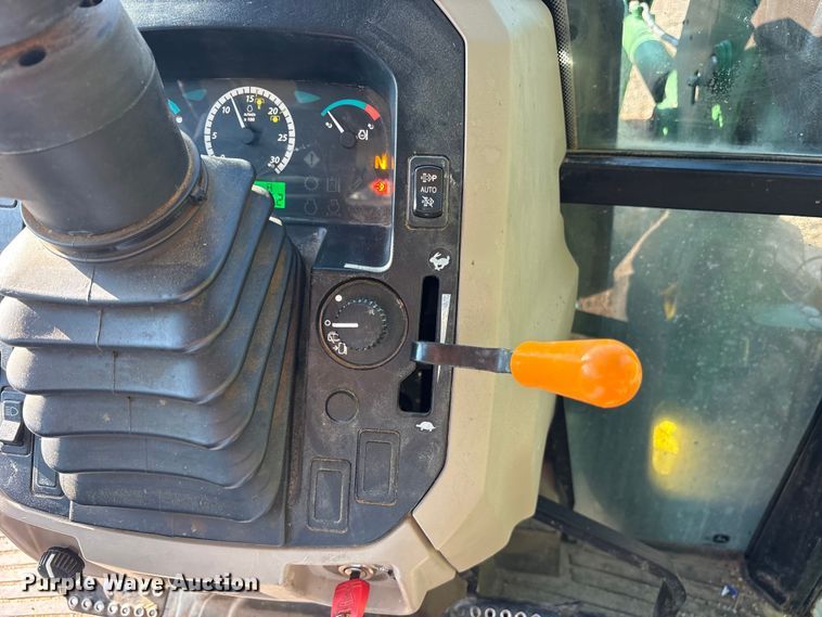 image for item ET0414 2017 John Deere 5075E MFWD tractor