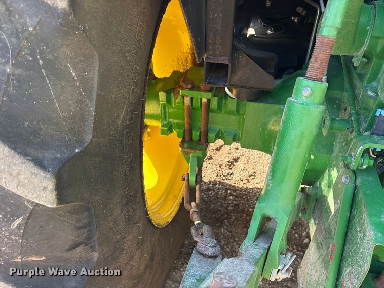 image for item ET0414 2017 John Deere 5075E MFWD tractor