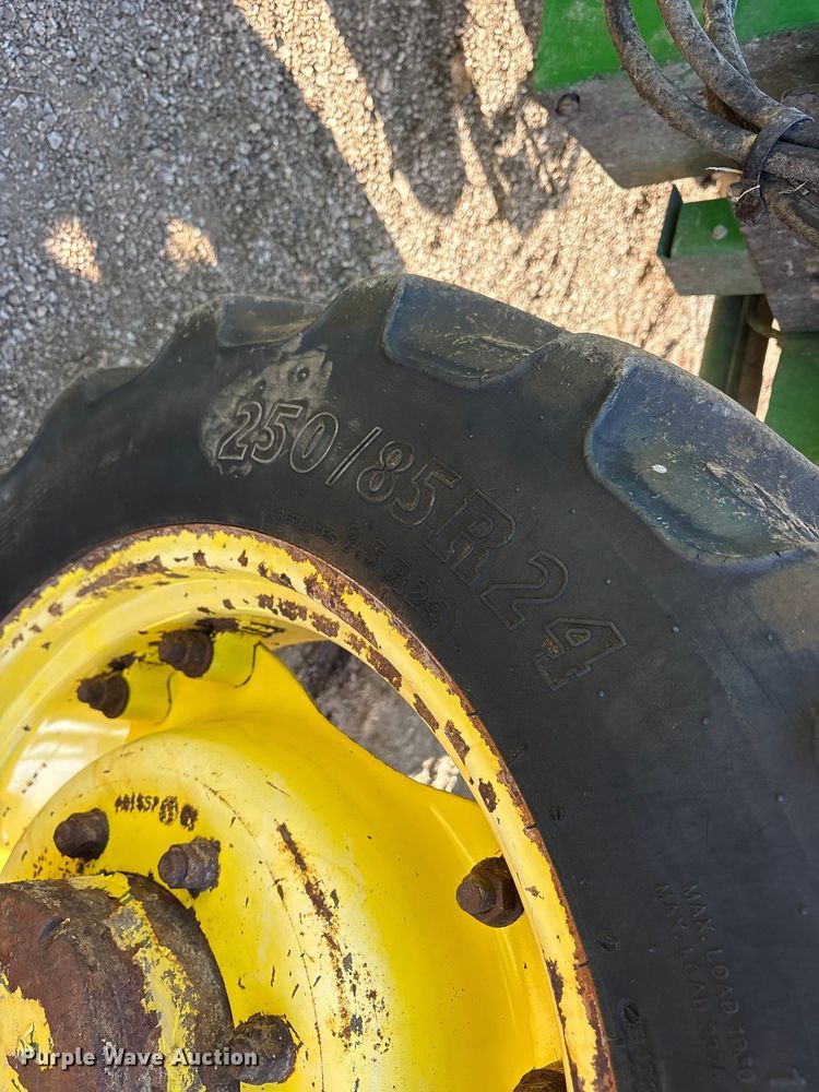image for item ET0414 2017 John Deere 5075E MFWD tractor