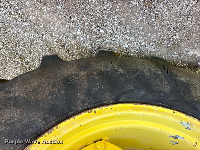 image for item ET0414 2017 John Deere 5075E MFWD tractor