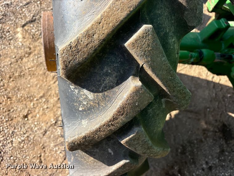 image for item ET0414 2017 John Deere 5075E MFWD tractor