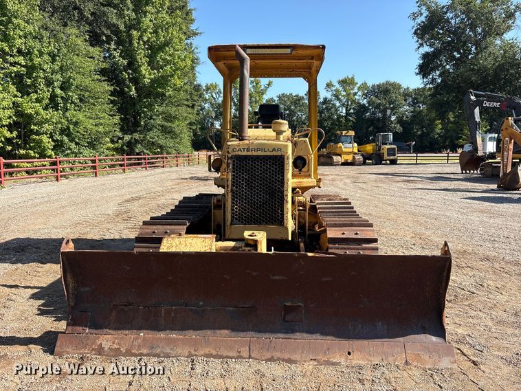 image for item ET0415 1975 Caterpillar D3 dozer