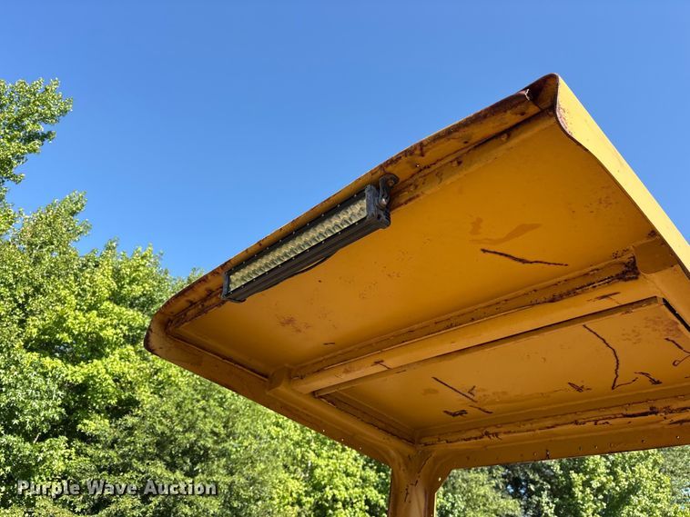 image for item ET0415 1975 Caterpillar D3 dozer