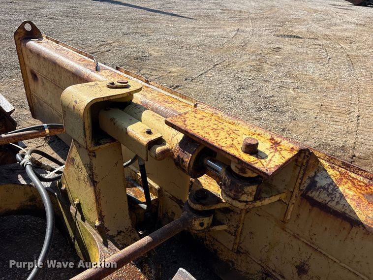 image for item ET0415 1975 Caterpillar D3 dozer