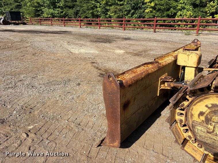 image for item ET0415 1975 Caterpillar D3 dozer