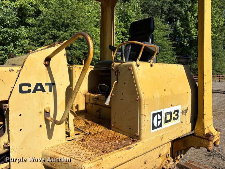 image for item ET0415 1975 Caterpillar D3 dozer