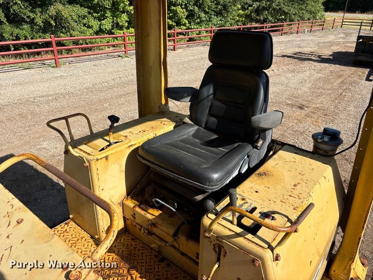 image for item ET0415 1975 Caterpillar D3 dozer