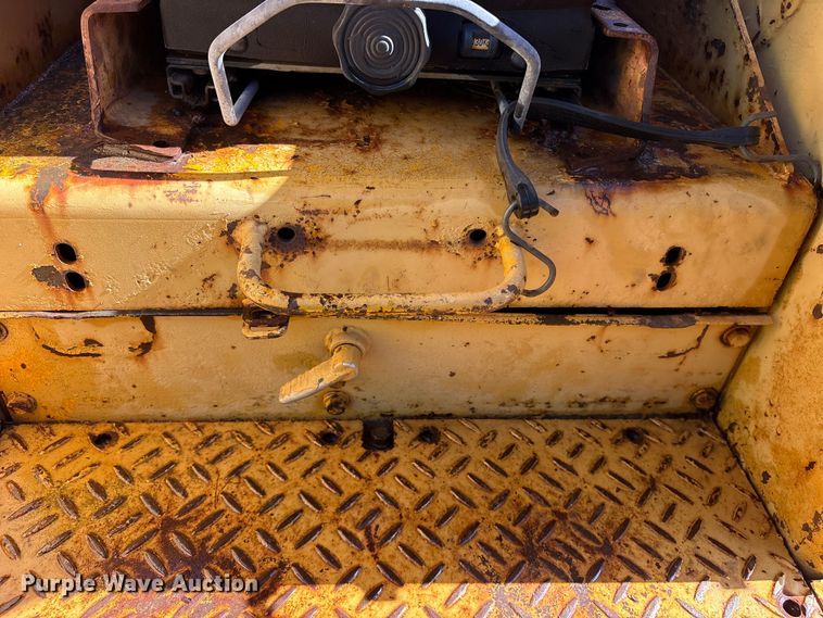 image for item ET0415 1975 Caterpillar D3 dozer