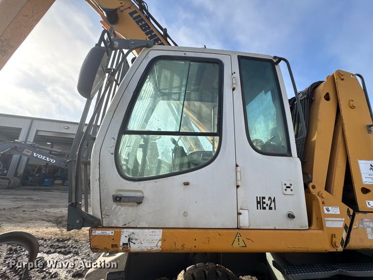image for item EU0753 Liebherr A904C Litronic excavator