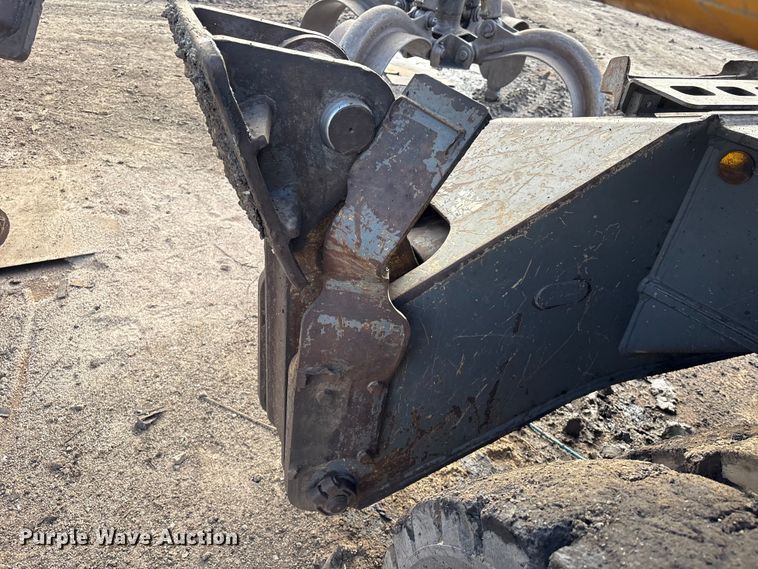 image for item EU0753 Liebherr A904C Litronic excavator