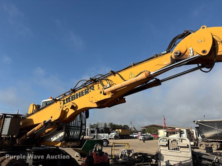 image for item EU0753 Liebherr A904C Litronic excavator