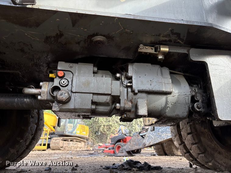 image for item EU0753 Liebherr A904C Litronic excavator
