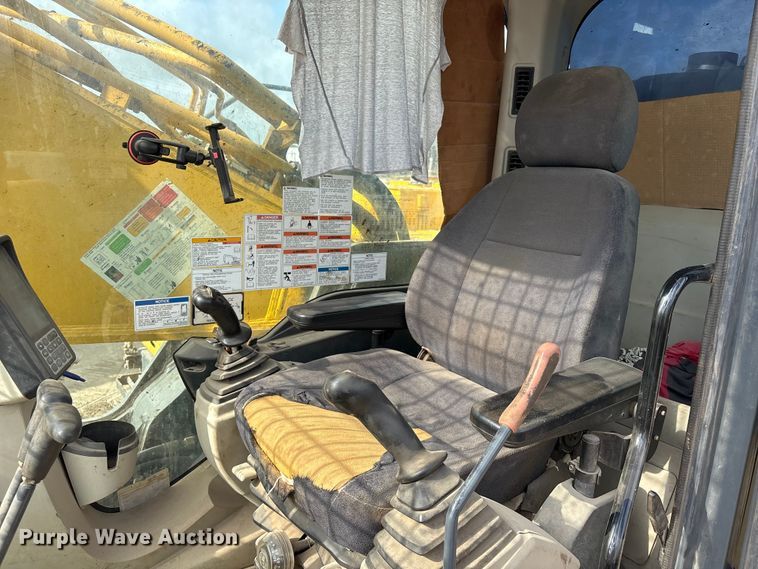 image for item EU0754 1989 Kobelco SK350LC excavator