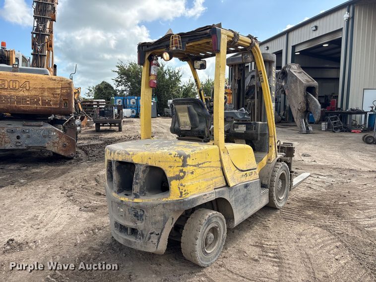 image for item EU0755 Hyster F70FT forklift