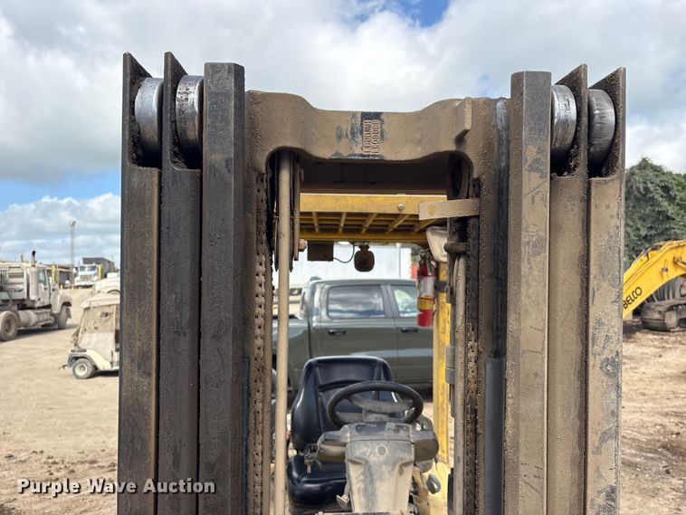 image for item EU0755 Hyster F70FT forklift