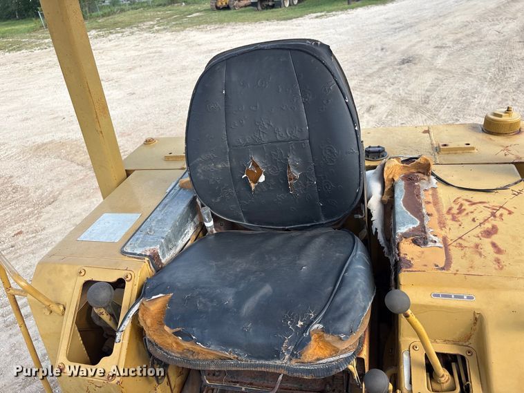 image for item EU0757 Fiat-Allis FD-8B dozer