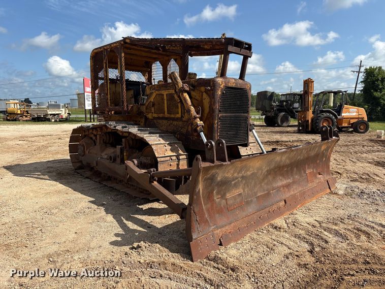 image for item EU0758 1963 Caterpillar D6C dozer