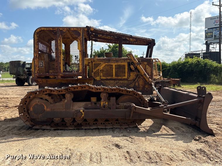 image for item EU0758 1963 Caterpillar D6C dozer