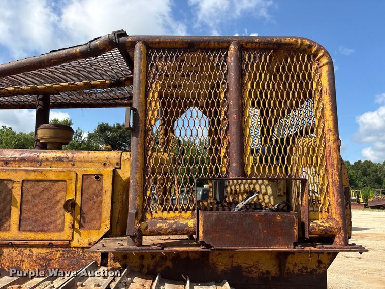 image for item EU0758 1963 Caterpillar D6C dozer