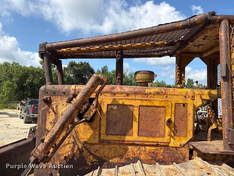 image for item EU0758 1963 Caterpillar D6C dozer