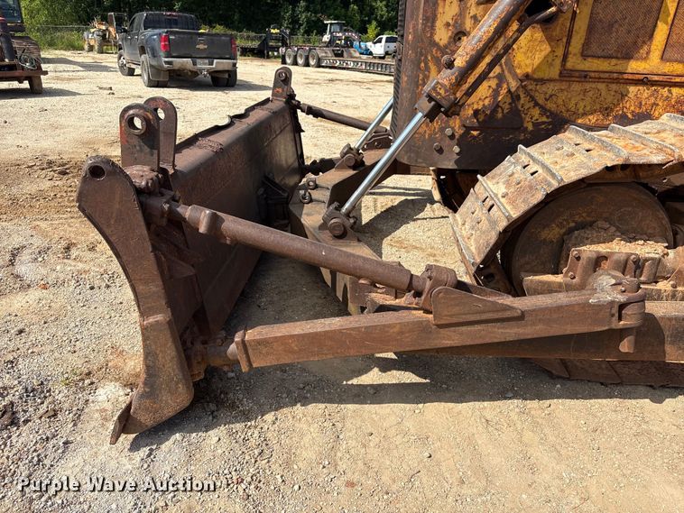image for item EU0758 1963 Caterpillar D6C dozer