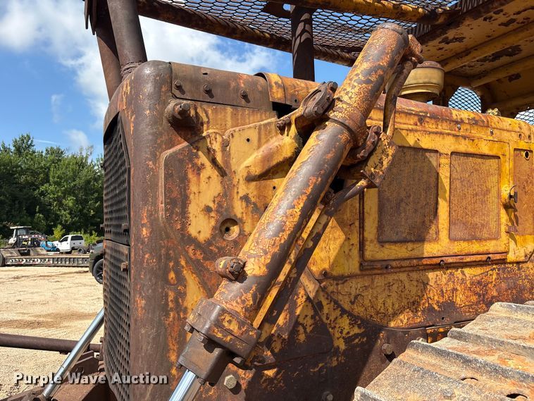 image for item EU0758 1963 Caterpillar D6C dozer