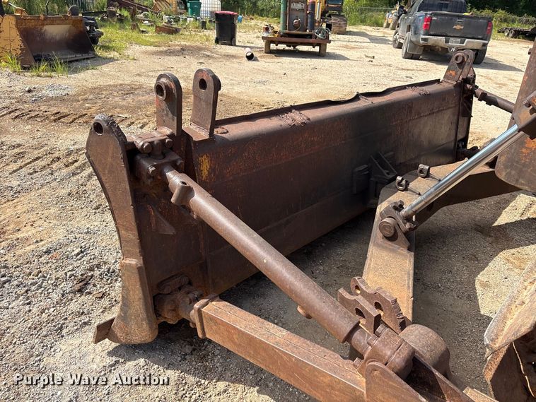 image for item EU0758 1963 Caterpillar D6C dozer