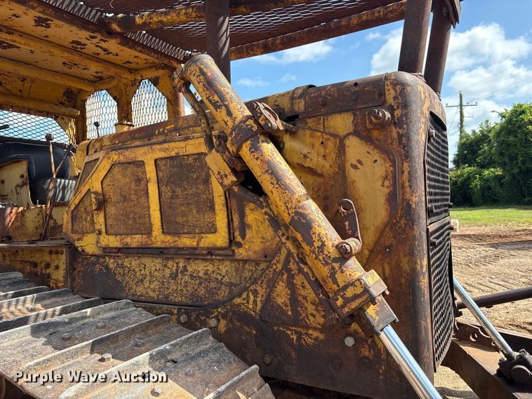 image for item EU0758 1963 Caterpillar D6C dozer