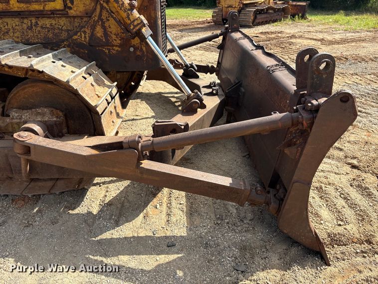 image for item EU0758 1963 Caterpillar D6C dozer
