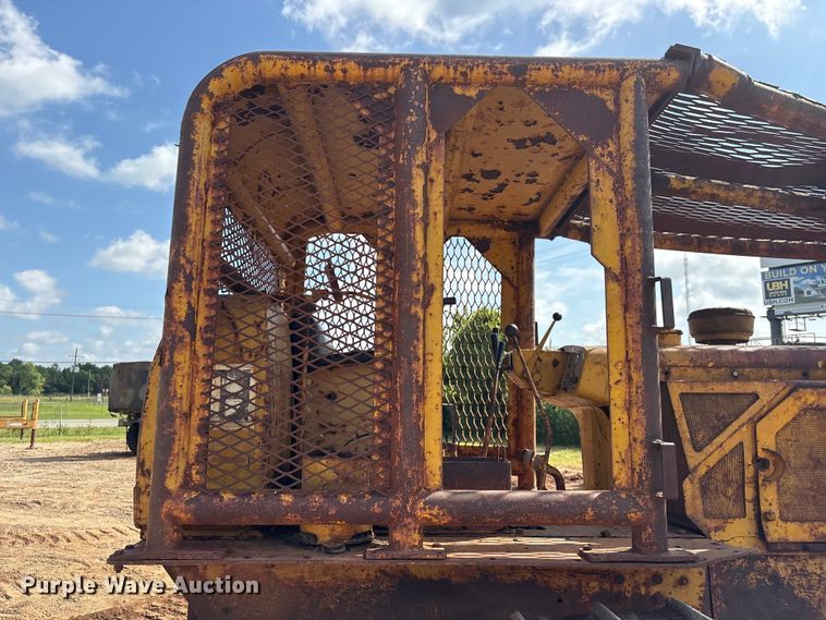 image for item EU0758 1963 Caterpillar D6C dozer