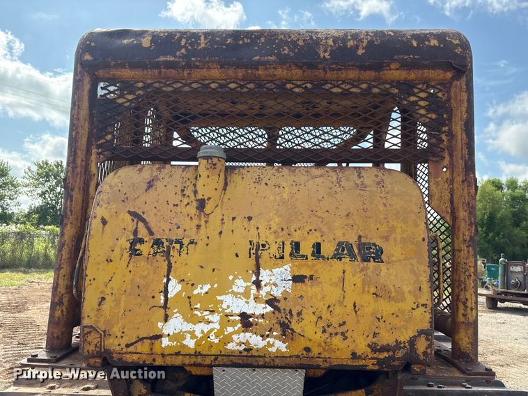 image for item EU0758 1963 Caterpillar D6C dozer