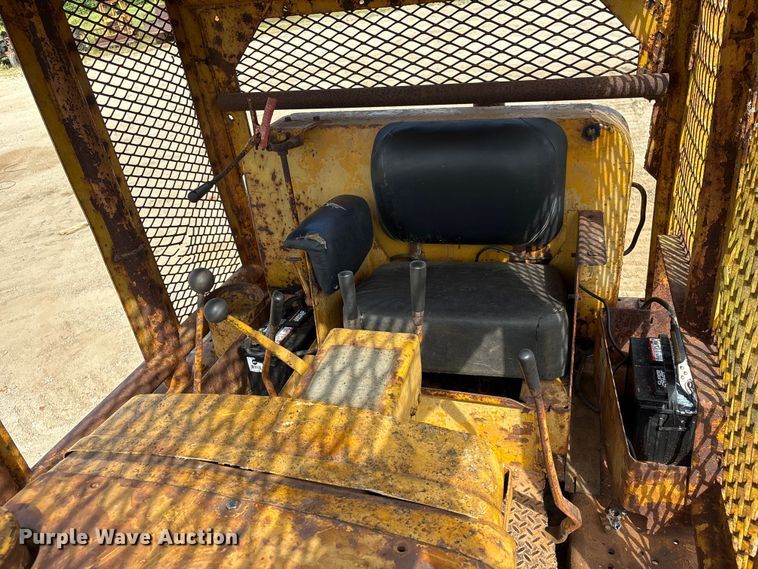 image for item EU0758 1963 Caterpillar D6C dozer