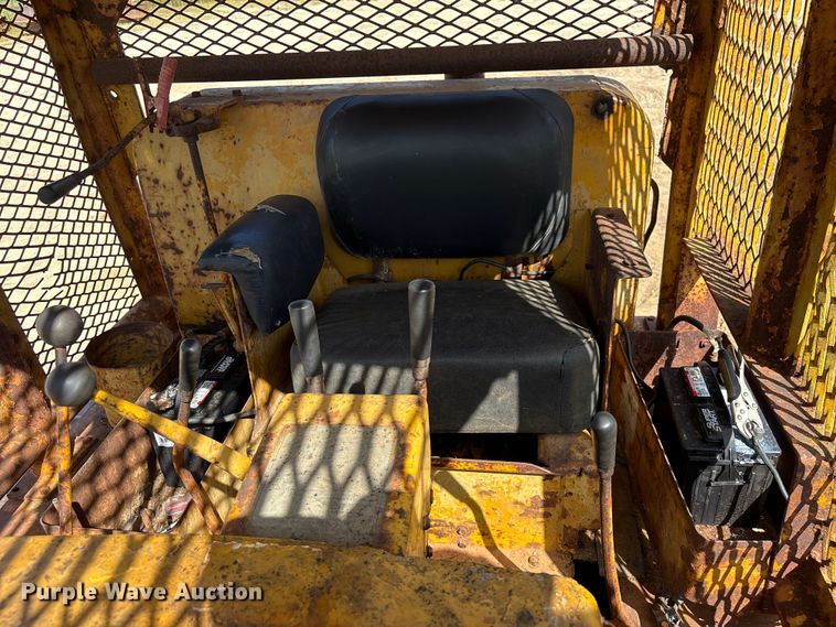 image for item EU0758 1963 Caterpillar D6C dozer