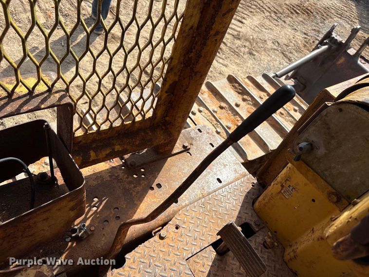 image for item EU0758 1963 Caterpillar D6C dozer