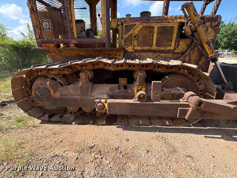 image for item EU0758 1963 Caterpillar D6C dozer