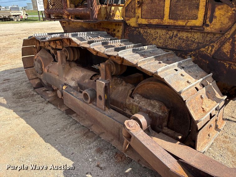 image for item EU0758 1963 Caterpillar D6C dozer
