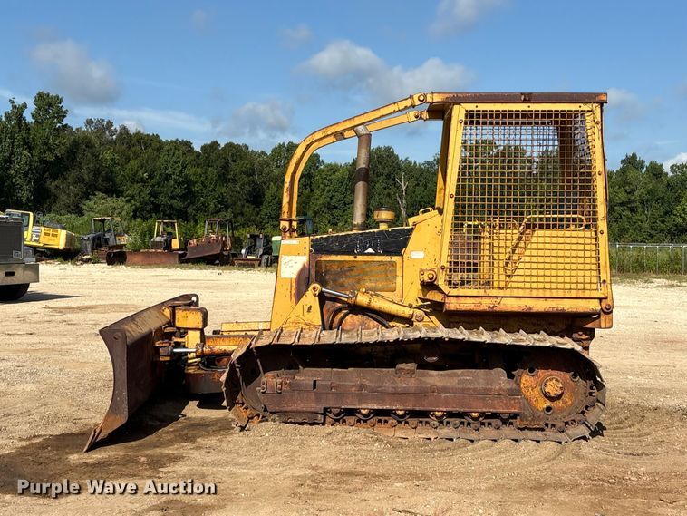 image for item EU0759 1991 Caterpillar D4C dozer